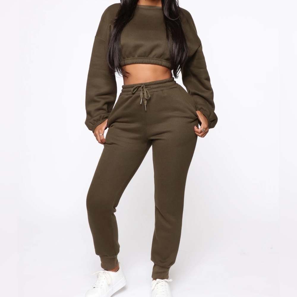 Olive pant & sweater set